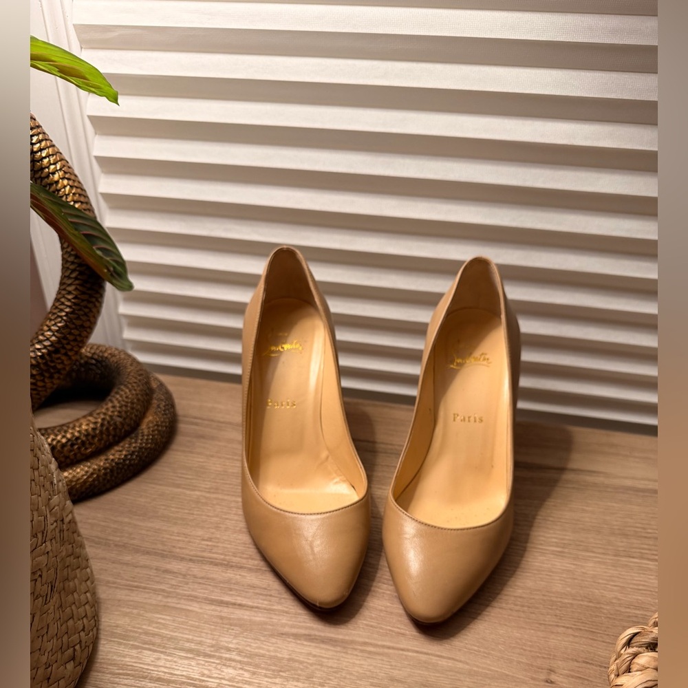 Christian Louboutin Eloise Pointy Toe Pump in Nude - Size 37